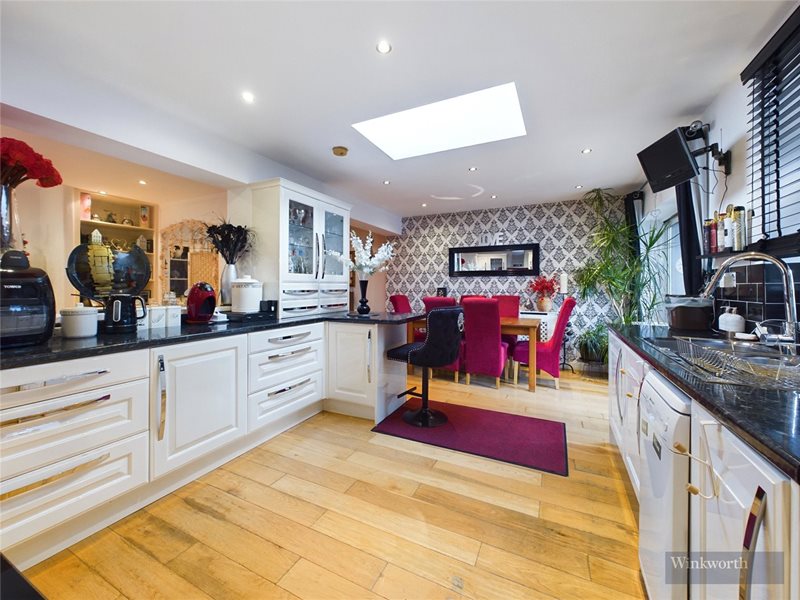 Cox Lane, Chessington, KT9