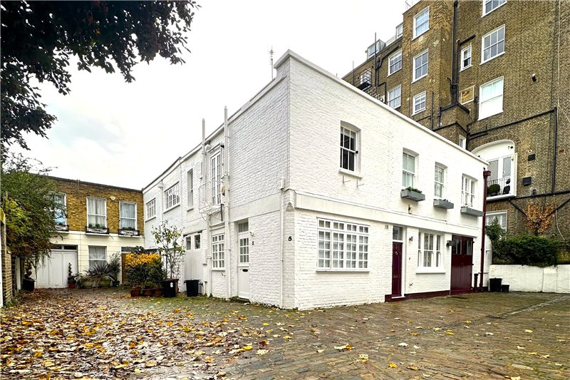 Kingsley Mews, London, W8