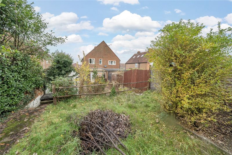 Greenfield Road, Farnham, Surrey, GU9