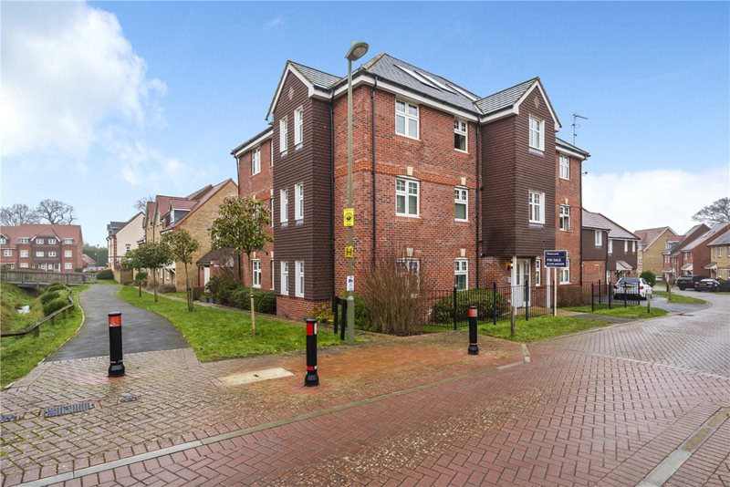 Gomer Road, Bagshot, Surrey, GU19