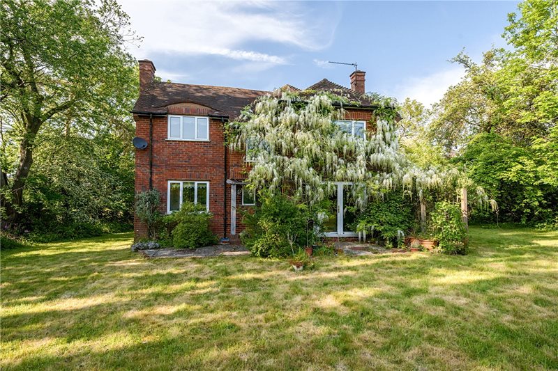 Farnham Road, Ewshot, Farnham, Hampshire, GU10