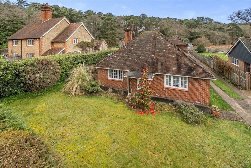 Frensham Road, Frensham, Surrey, GU10