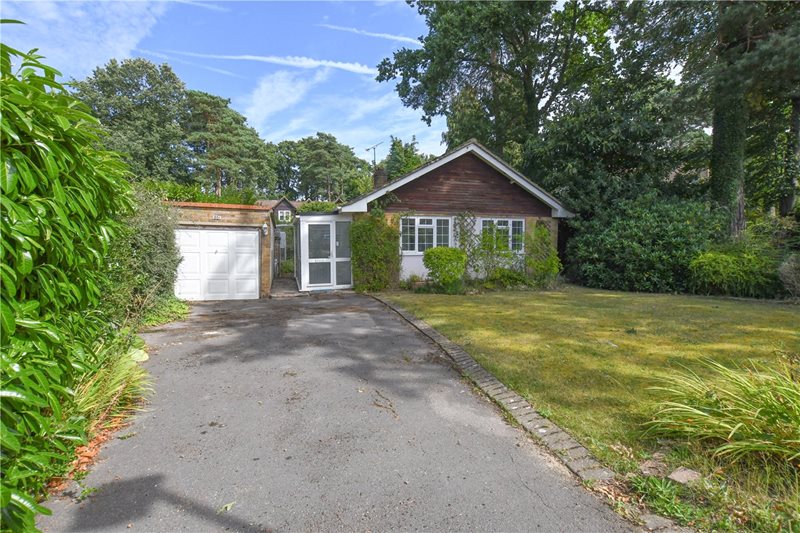 Pine Drive, Finchampstead, Wokingham, Berkshire, RG40