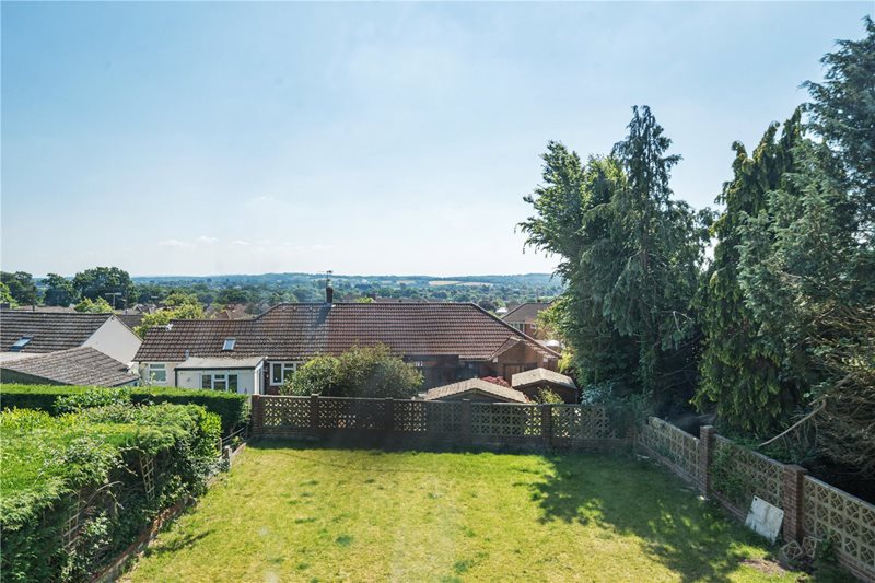 Oakland Avenue, Farnham, Surrey, GU9