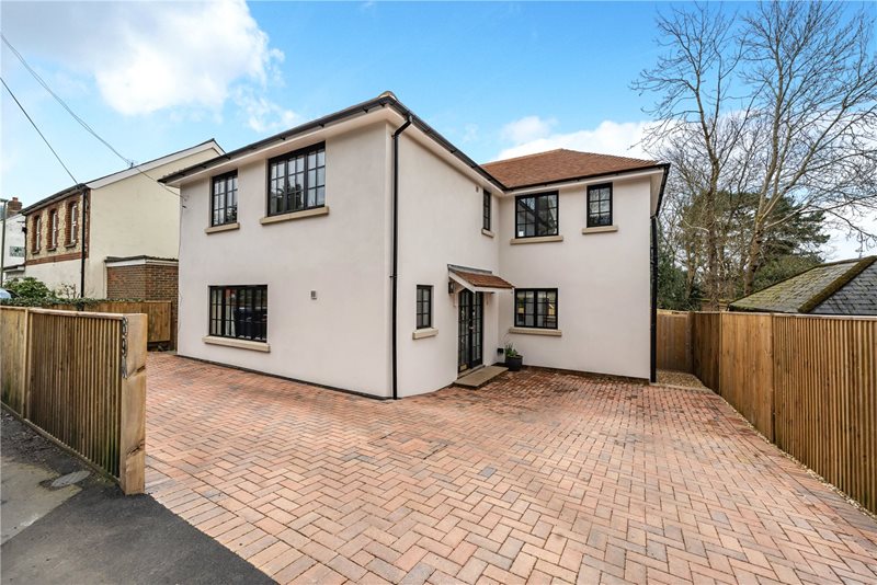 Shortheath Road, Farnham, Surrey, GU9