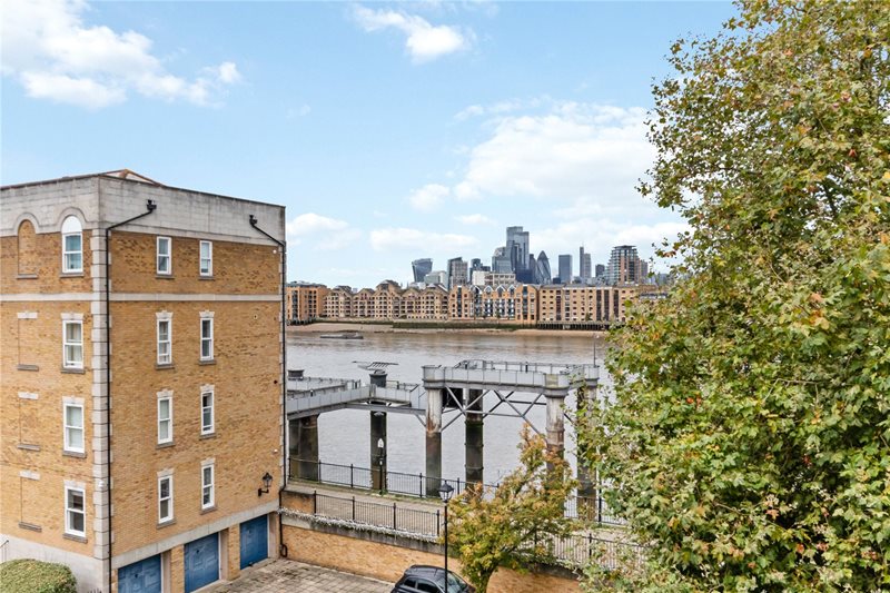 Clarence Mews, London, SE16