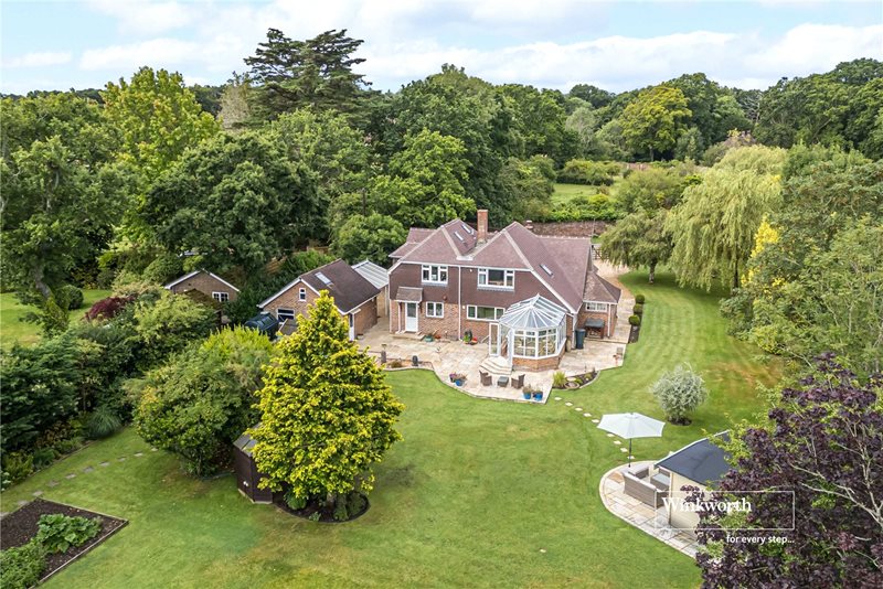 Brownhill Road, Wootton, Nr New Milton, Hampshire, BH25