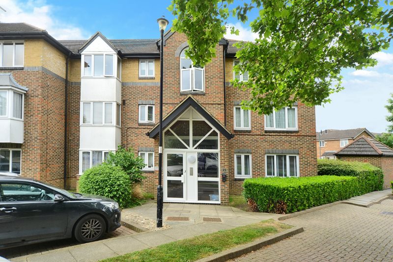 Cotswold Way, Worcester Park, Surrey, KT4