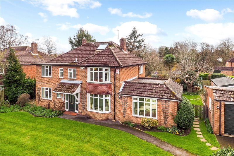 Pulens Crescent, Petersfield, Hampshire, GU31