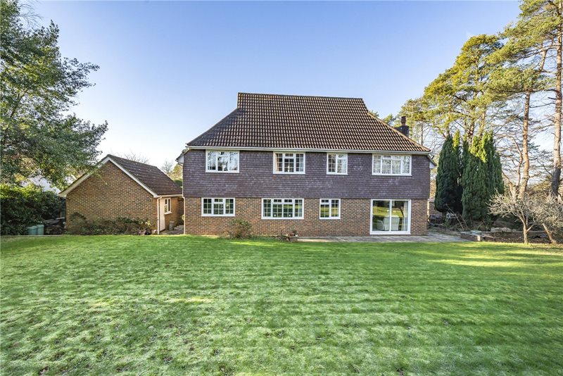 Giffards Meadow, Farnham, Surrey, GU9