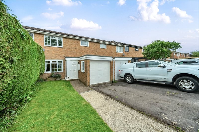 Dunn Crescent, Kintbury, Hungerford, Berkshire, RG17