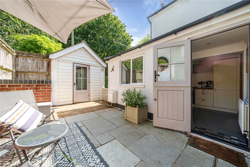 Aveley Lane, Farnham, Surrey, GU9