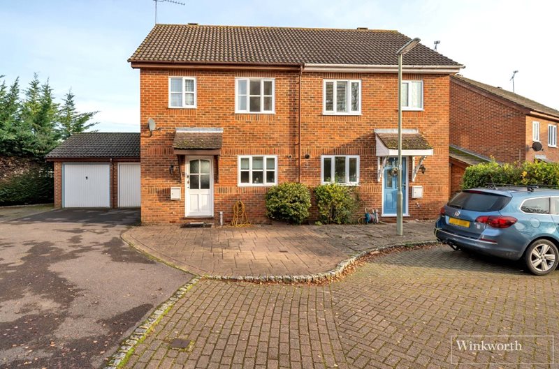 Lory Ridge, Bagshot, Surrey, GU19