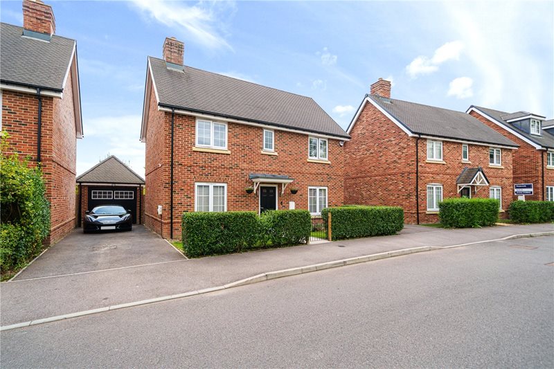 Cascade Way, Farnham, Surrey, GU9