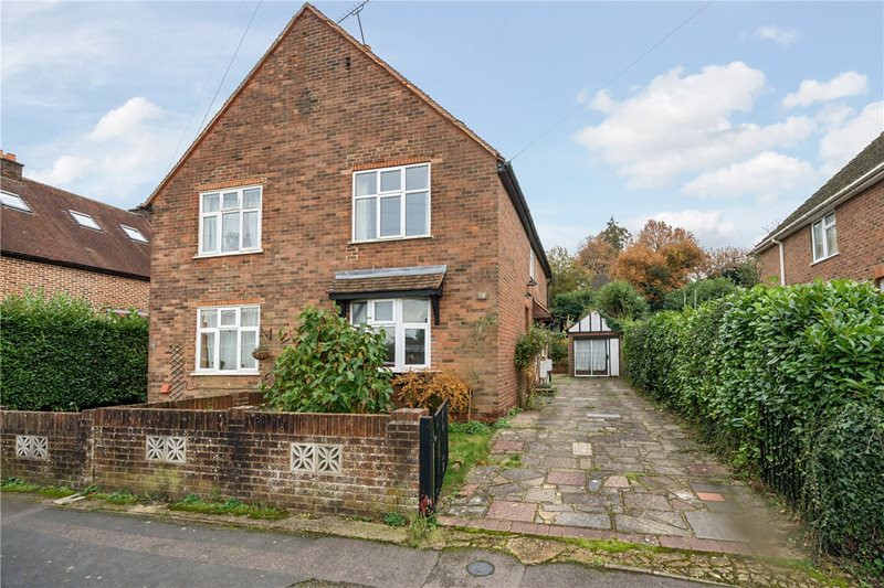 Greenfield Road, Farnham, Surrey, GU9