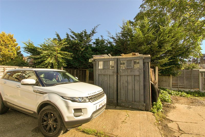 Oakleigh Park Drive, Leigh-on-Sea, Essex, SS9