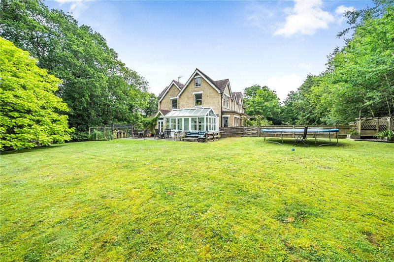 Wrecclesham Hill, Wrecclesham, Farnham, Surrey, GU10