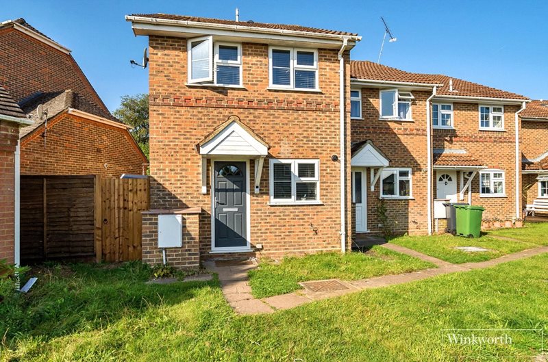 Hodges Close, Bagshot, Surrey, GU19