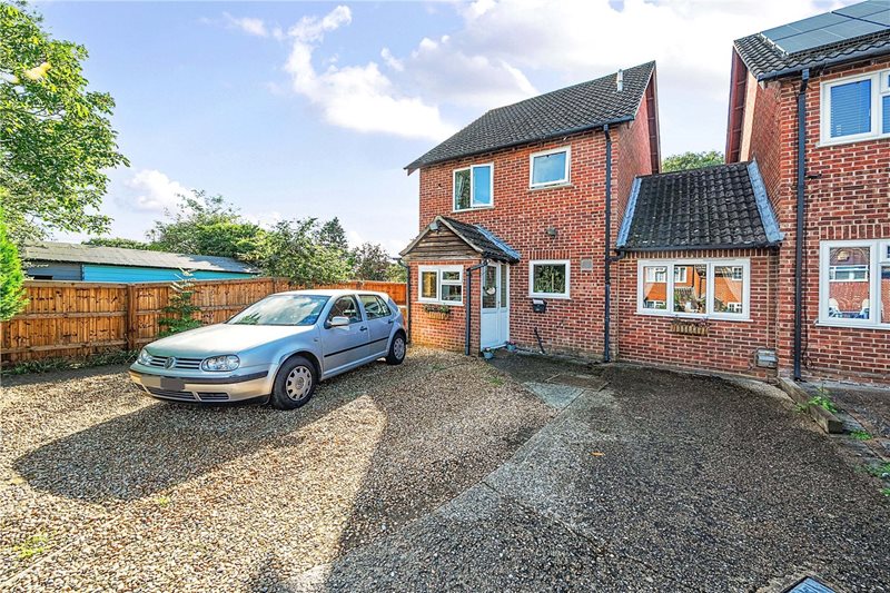 Medway Close, Thatcham, Berkshire, RG18