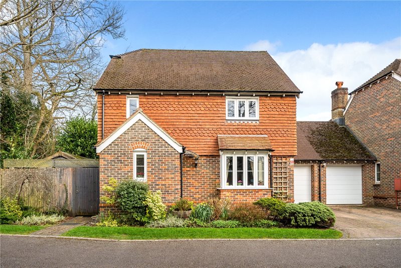 Red Bushes Close, Medstead, Alton, Hampshire, GU34