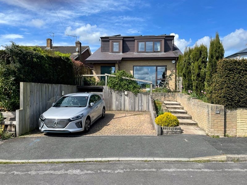 Crescent Close, Winchester, Hampshire, SO22