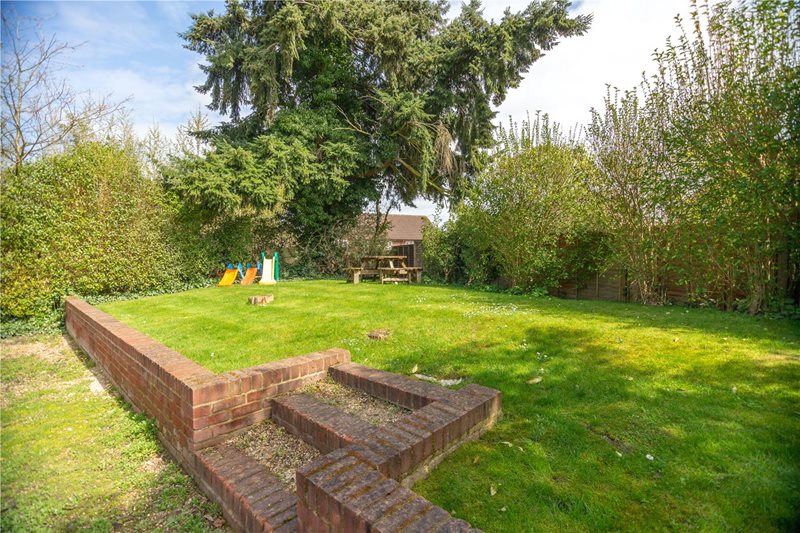 London Road, Bagshot, Surrey, GU19