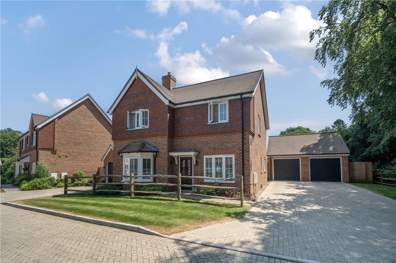 Tennyson Way, Grayshott, Hindhead, Hampshire, GU26