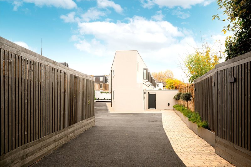 Rigeley Mews, London, NW10