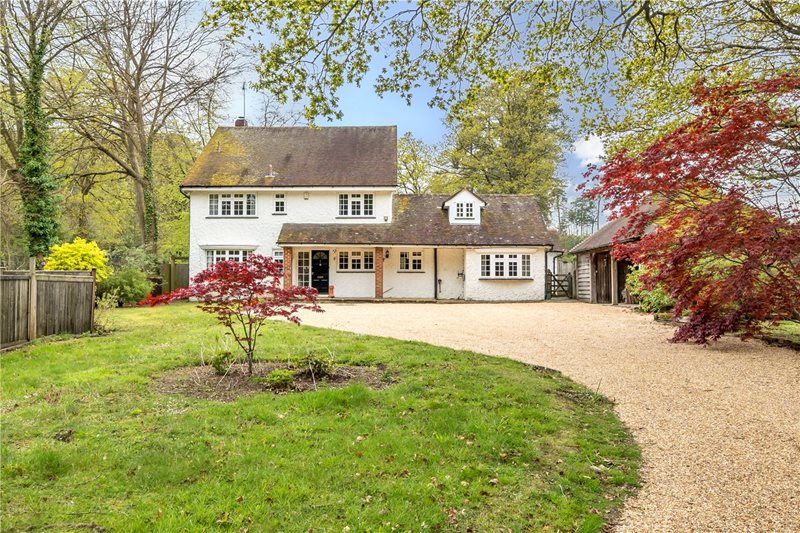 Tilford Road, Lower Bourne, Farnham, Surrey, GU10