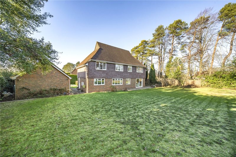 Giffards Meadow, Farnham, Surrey, GU9