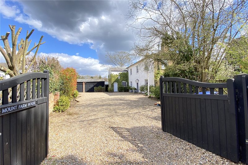 Mayflower Way, Farnham Common, SL2