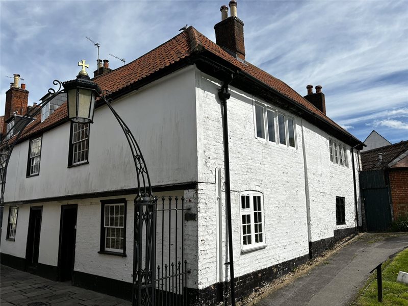 St. Johns Court, Devizes, SN10