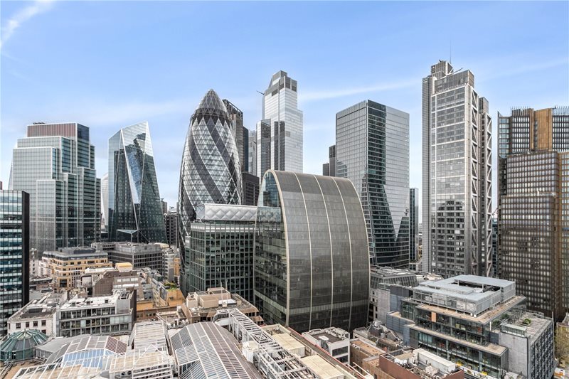 Petticoat Tower, Petticoat Square, E1