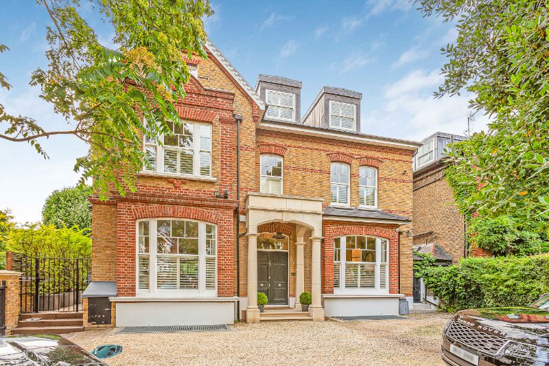 Castelnau, Barnes, London, SW13