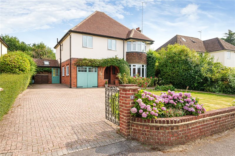 Broomleaf Road, Farnham, Surrey, GU9