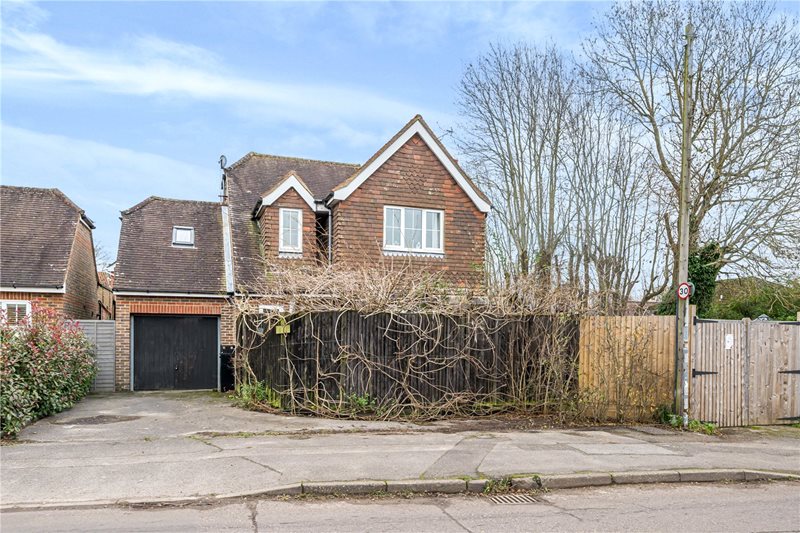 Hole Lane, Bentley, Farnham, Hampshire, GU10