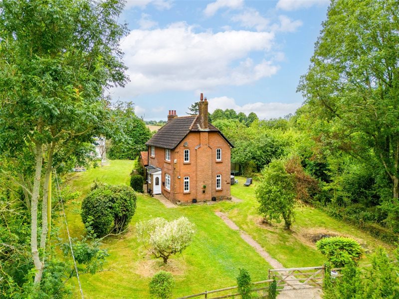 Knoll Lane, Corfe Mullen, Wimborne, Dorset, BH21