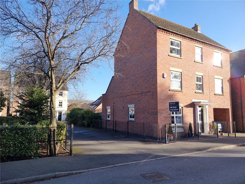 Renfrew Drive, Greylees, Sleaford, Lincolnshire, NG34