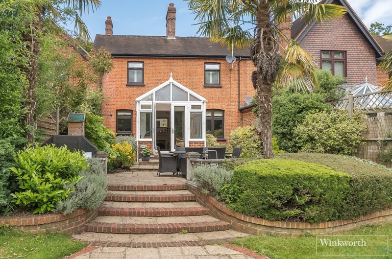 London Road, Windlesham, Surrey, GU20