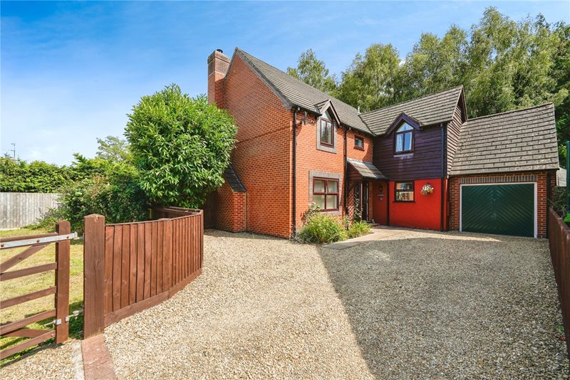 Cedar Close, Worton, Devizes, Wiltshire, SN10