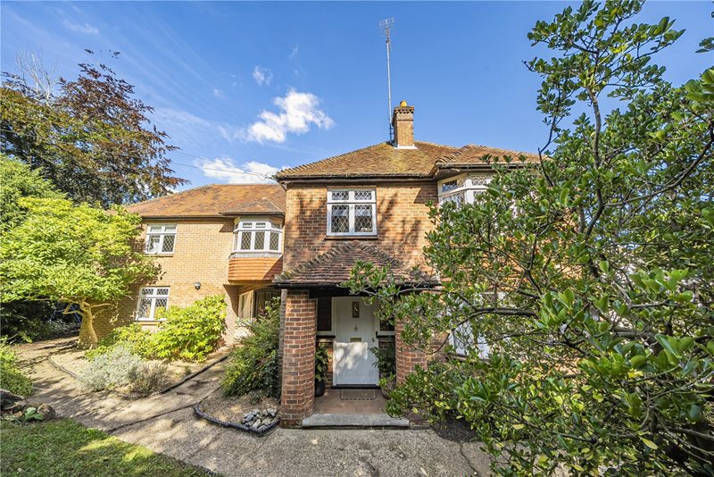 Frensham Road, Lower Bourne, Farnham, GU10