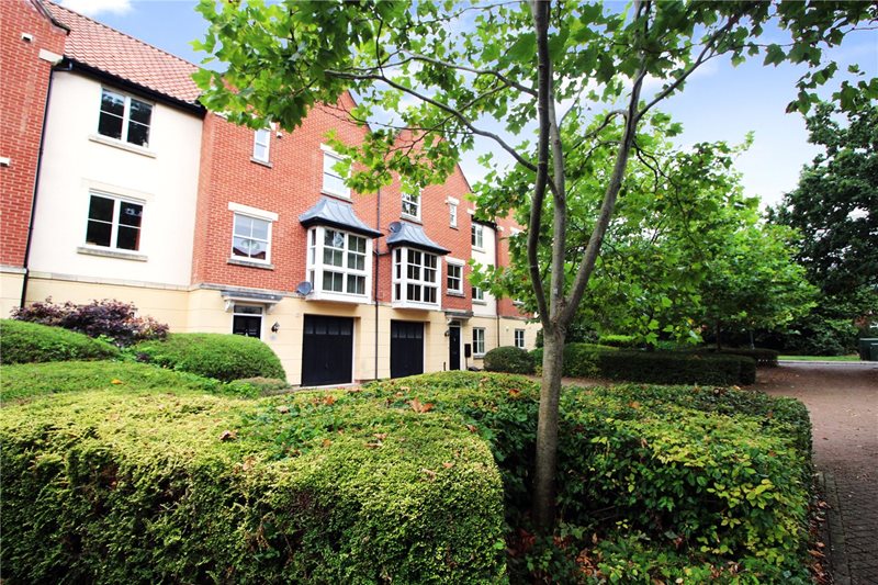 Neptune Court, Trafalger Square, Poringland, Norwich, NR14