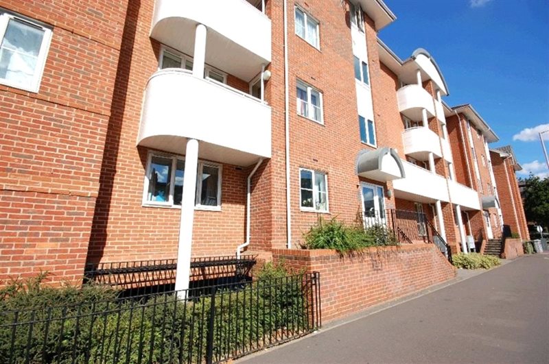 Kings Oak Court, Queens Road, Reading, Berkshire, RG1