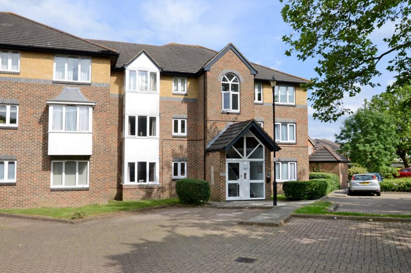 Cotswold Way, Worcester Park, Surrey, KT4