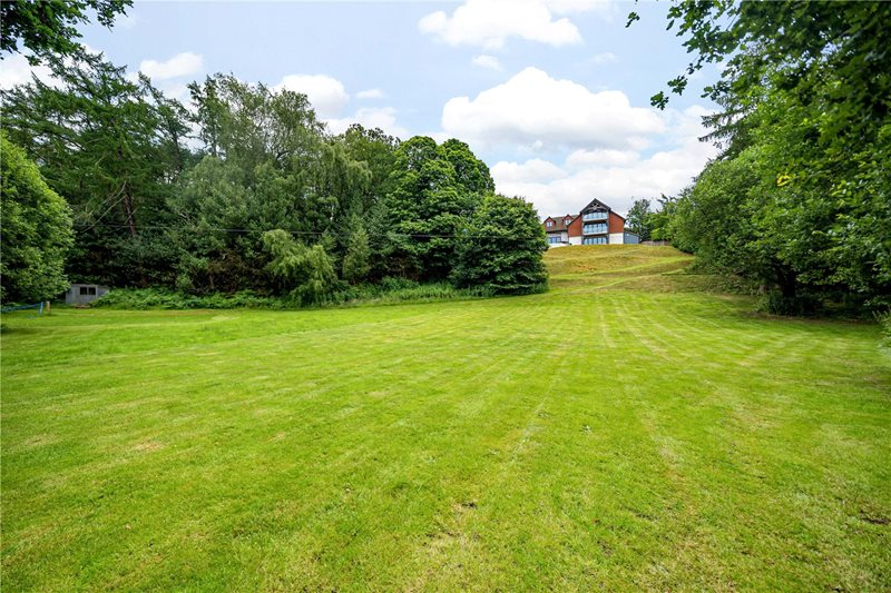 Broomleaf Road, Farnham, Surrey, GU9