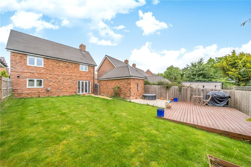 Cascade Way, Farnham, GU9