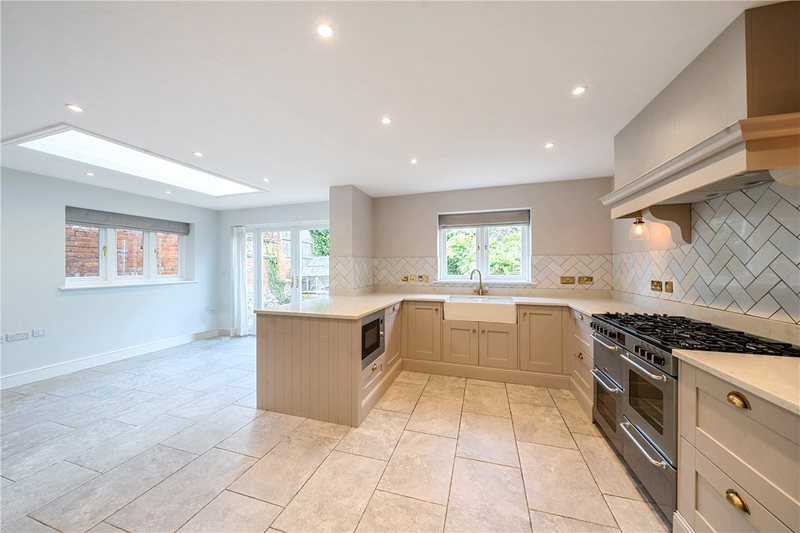 Tilford Road, Farnham, Surrey, GU9